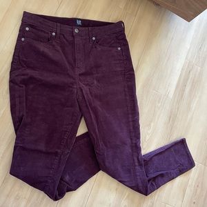 Gap Women’s aubergine true skinny corduroy pants, sz 12r/31